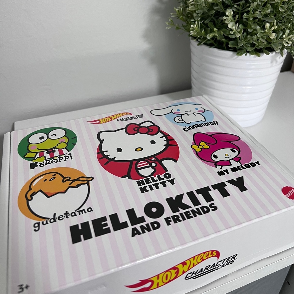 Hot Wheels x Sanrio Character Car 5-Pack
